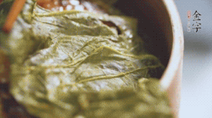 出鍋后撒上蔥花就可以啦。