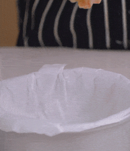 放到容器中，30-36攝氏度的地方發(fā)酵2次。