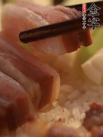 轉(zhuǎn)小火，繼續(xù)蓋蓋子燜2-3分鐘。