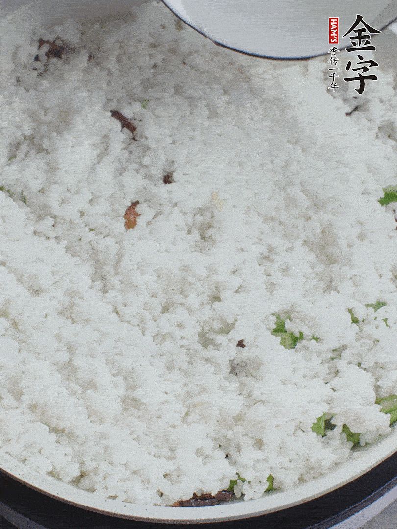 放一碗水，蓋蓋燜煮。