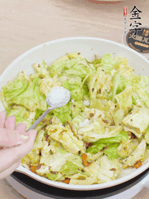 一點鹽、糖調(diào)味。