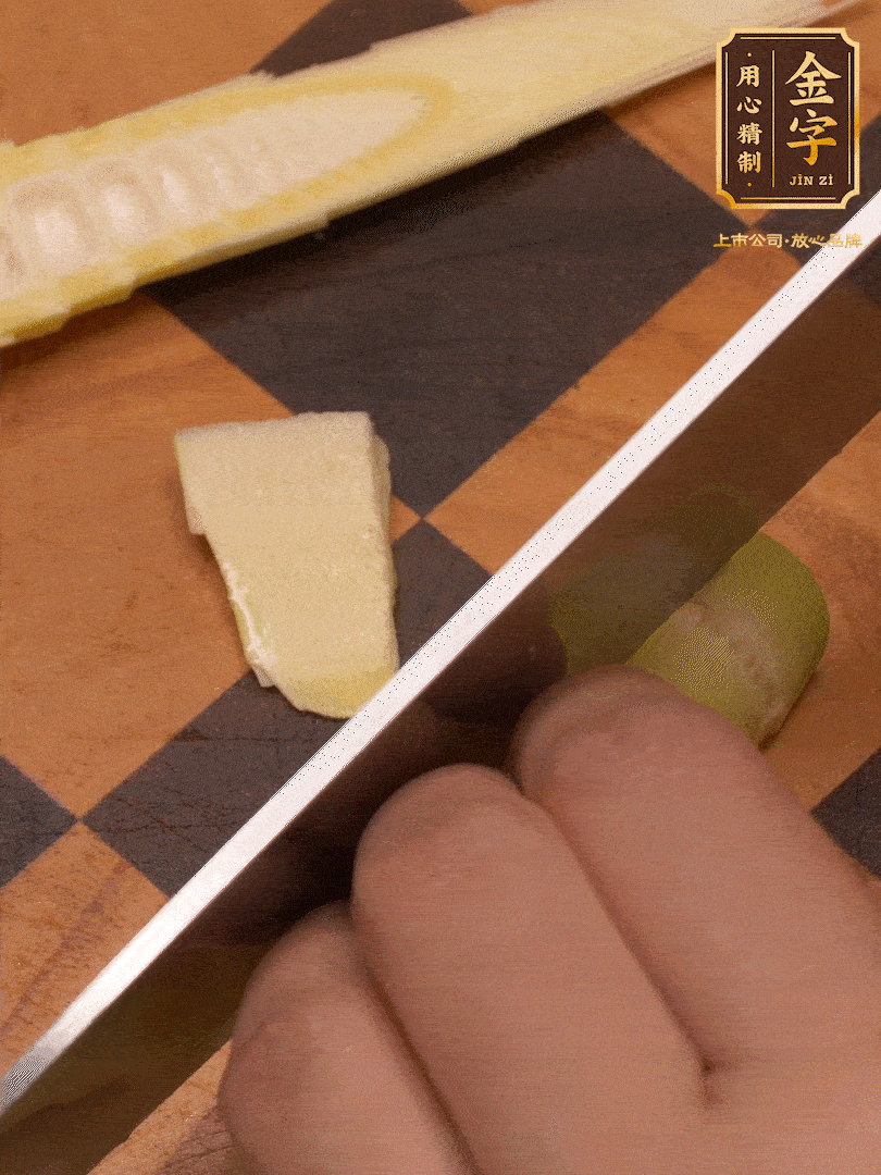 雷筍，剝?nèi)ネ鈿?，切成?>
					</div>
					<span>步驟 3/7</span>
					<p>雷筍，剝?nèi)ネ鈿?，切成?/p>
				</li><li>
					<div   id=