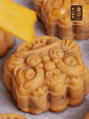 冷卻5分鐘刷上蛋液，160℃再烤10分鐘，回油1晚更香