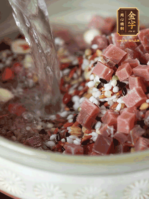 加入金字火腿丁，清水
