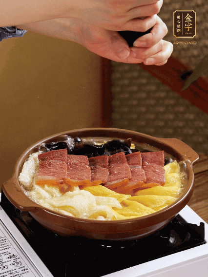 加水沒過食材，煮15-20分鐘